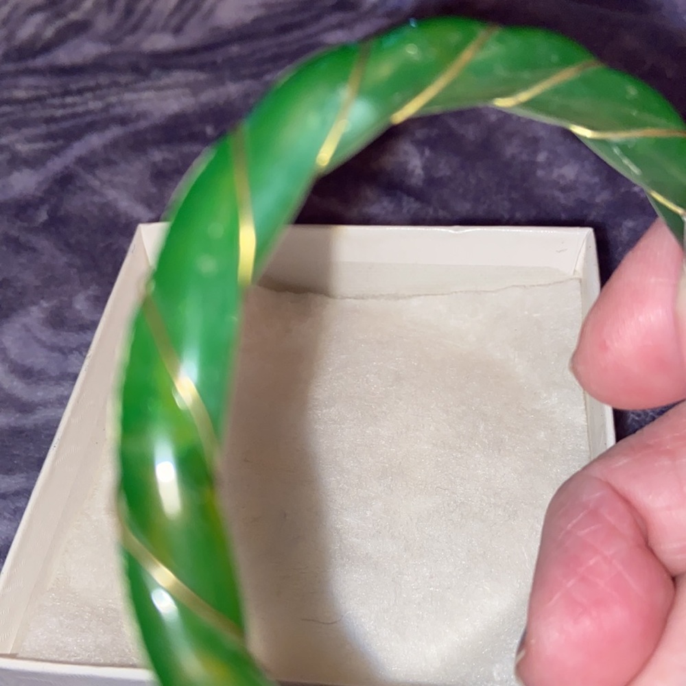 Jade Bracket Wrapped In Gold Thread. - image 6
